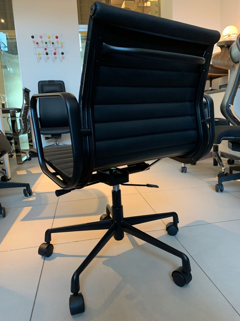 eames-style-ribbed-office-chair-ea-117.jpg