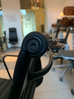 Кресло Eames Ribbed Office Chair EA 117 Total Black Premium EU Version